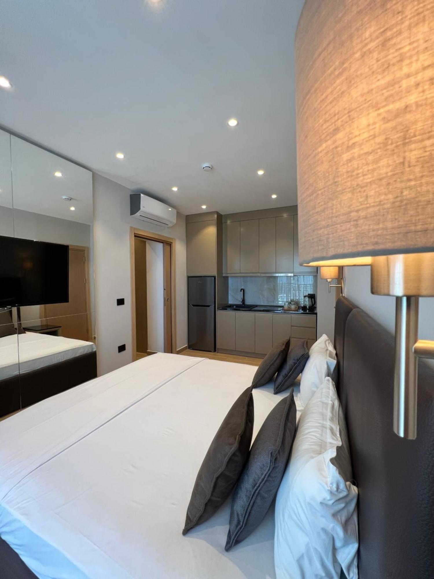 Coastline Luxury Apart Hotel Golem  Exterior foto