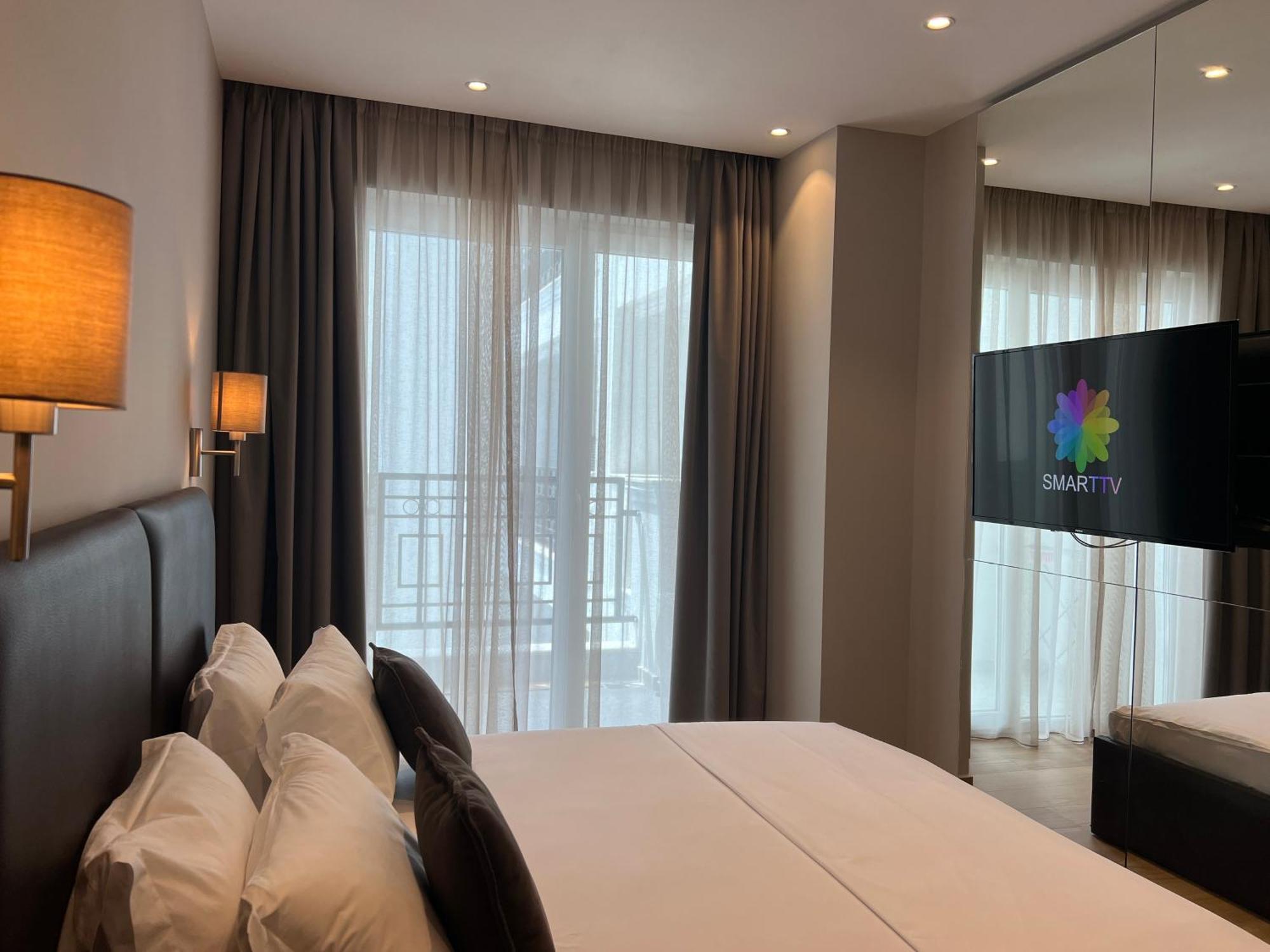 Coastline Luxury Apart Hotel Golem  Exterior foto