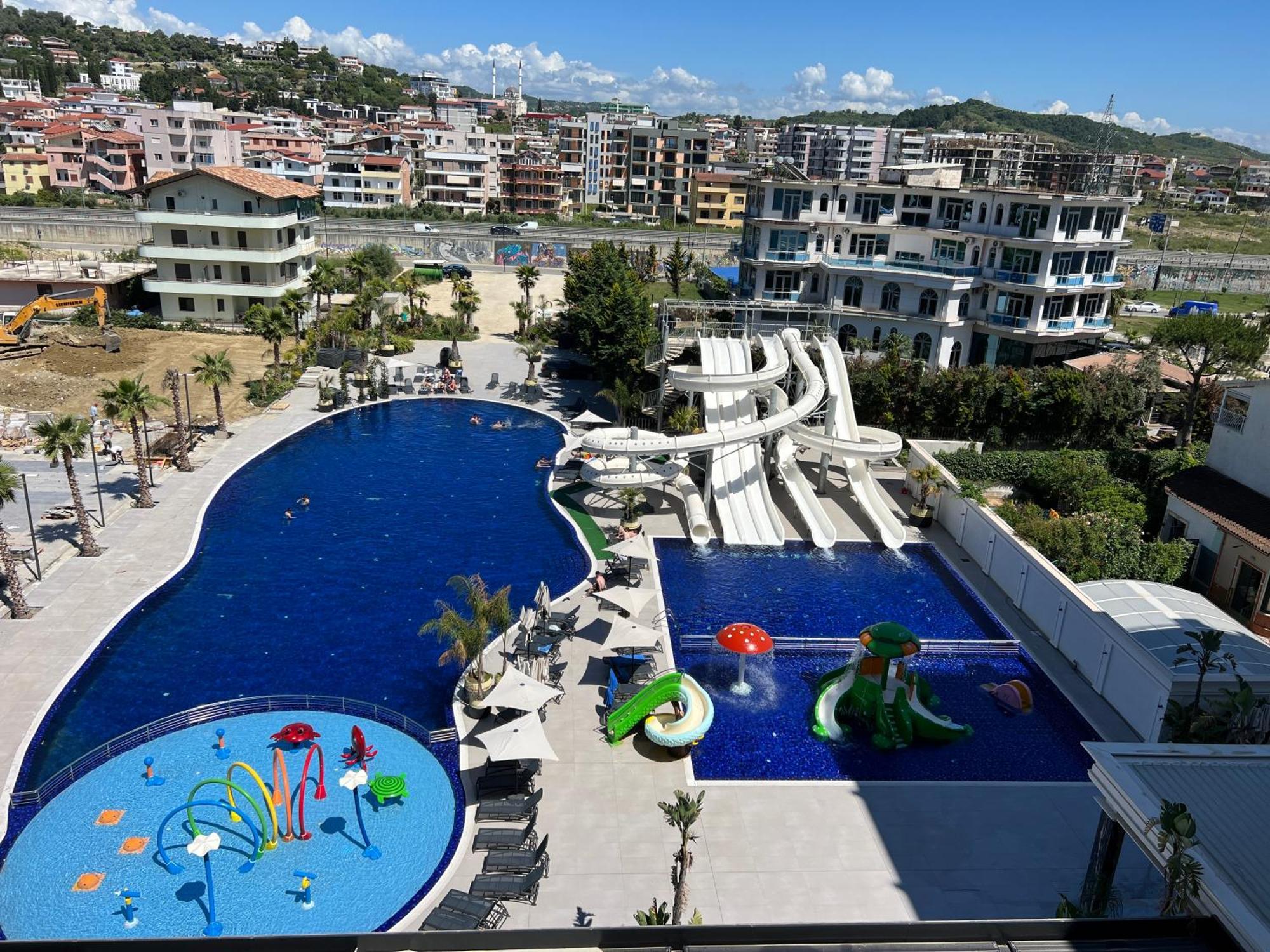 Coastline Luxury Apart Hotel Golem  Exterior foto